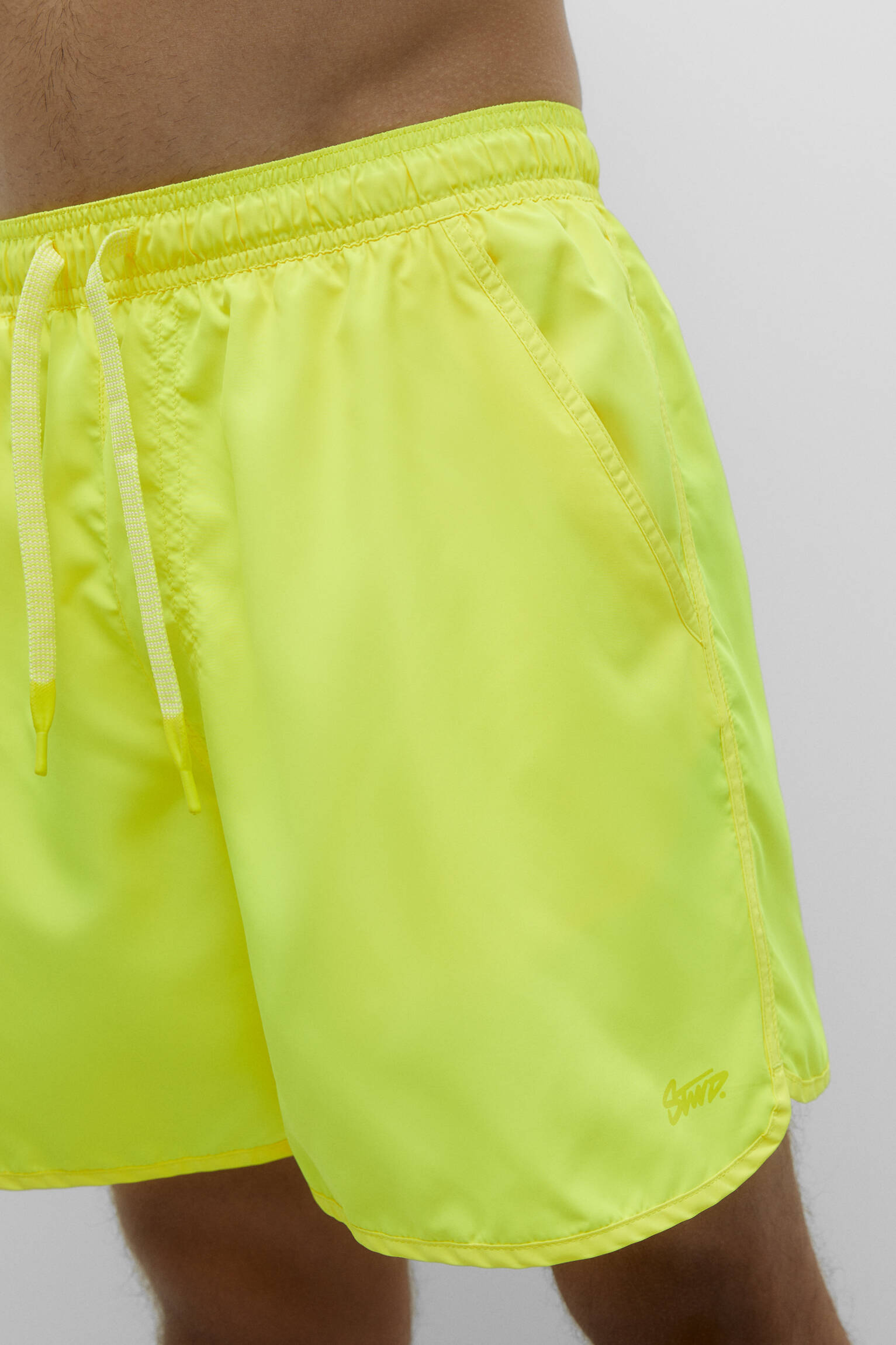 Maiô básico de fio dental - amarelo