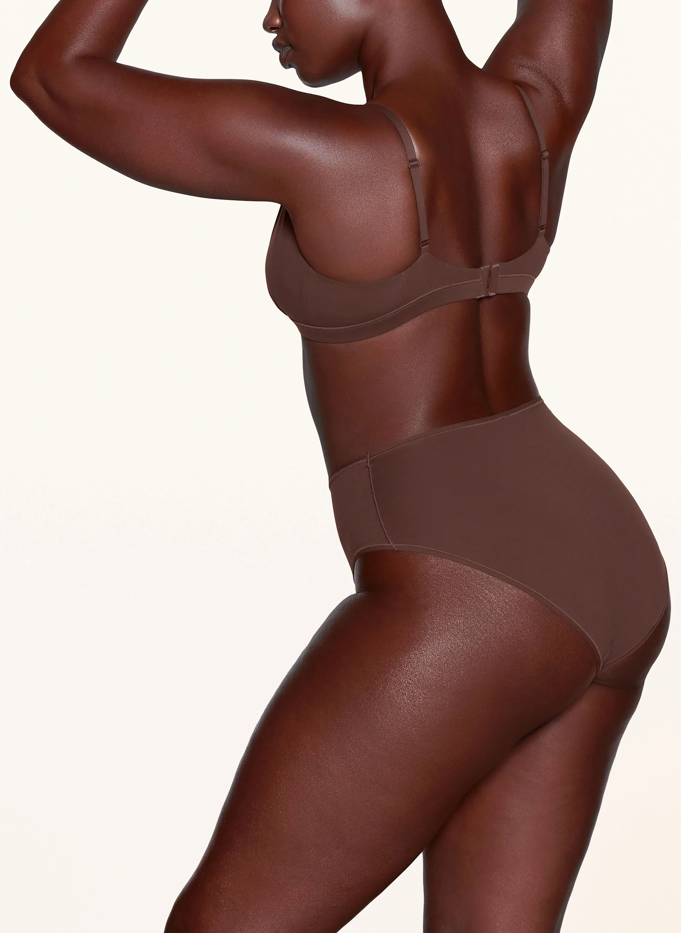 SKIMS Triangel-BH FITS EVERYBODY