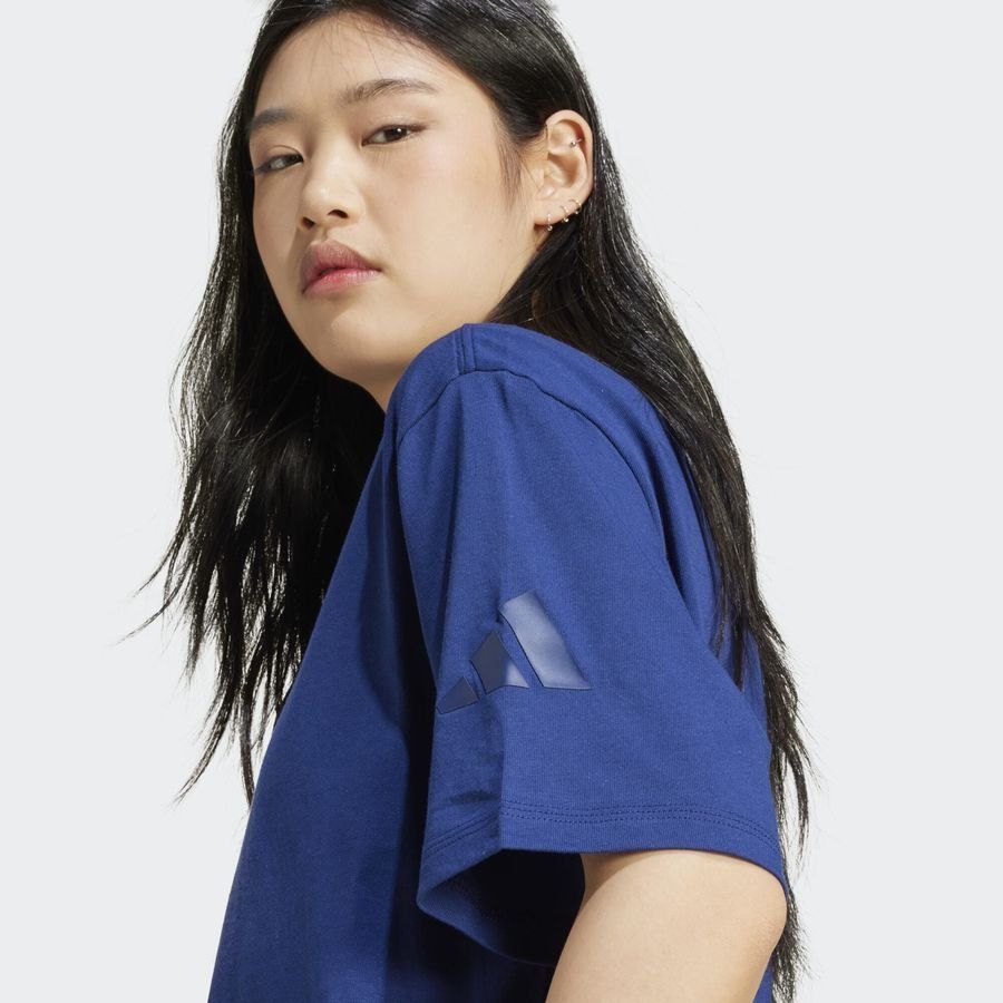 Adidas T-shirt boyfriend Essentials Contemporary Logo