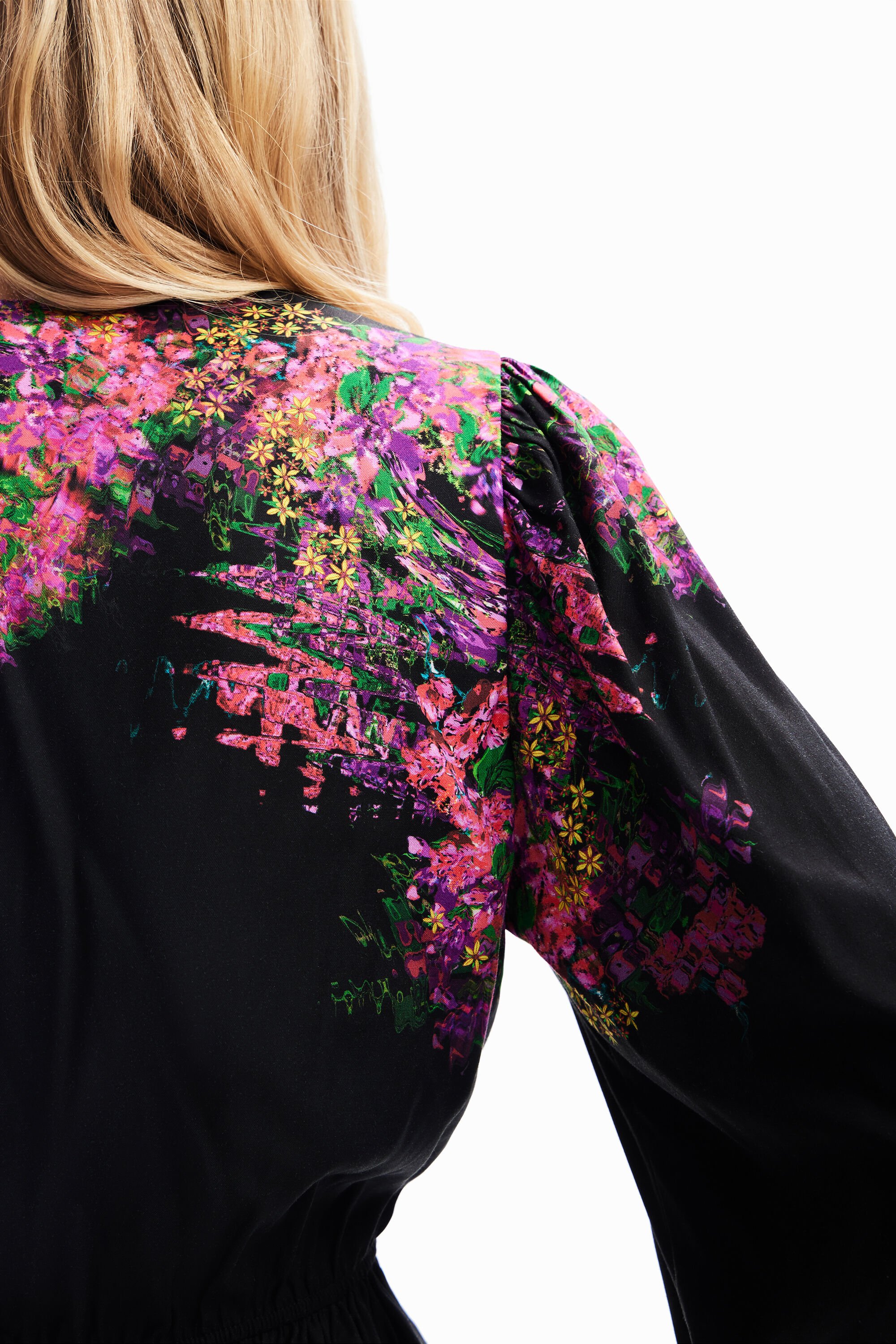 Blouse croisée fleurie numérique