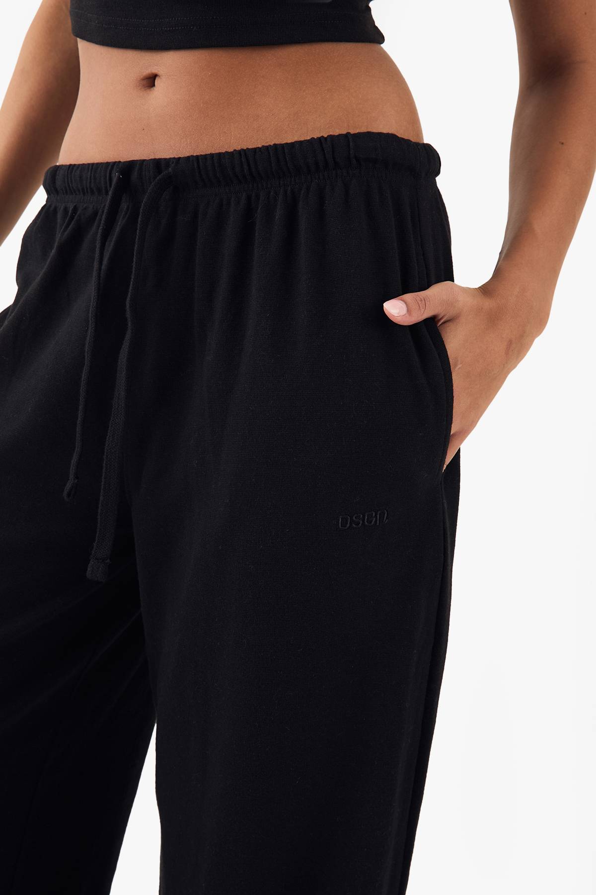 Pantalon Large à Côtes Brodées DSGN Studio