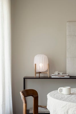 Watt&Veke Prisma Bordlampe 42, Eik/Hvit