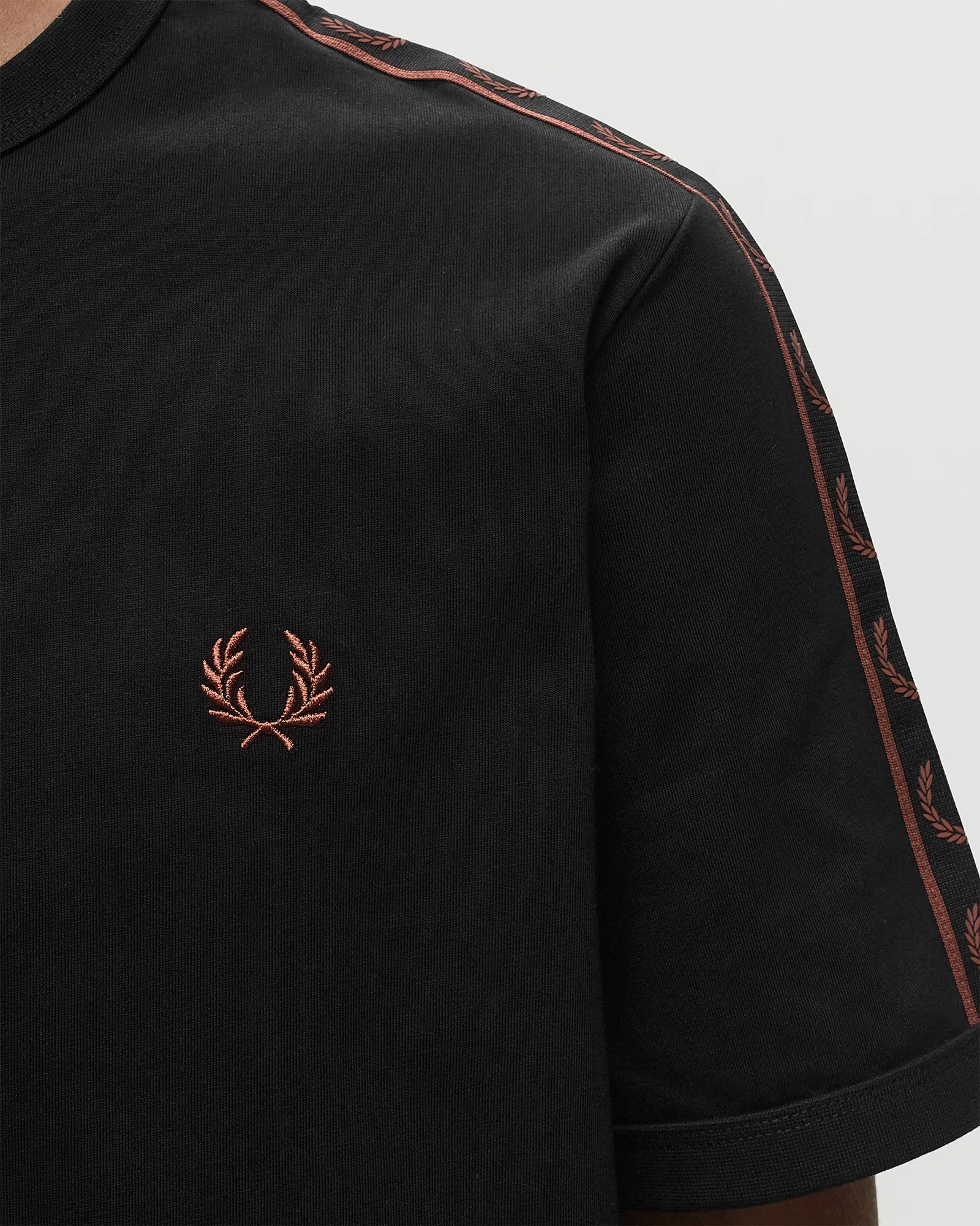 Fred Perry CONTRAST TAPE RINGER TEE