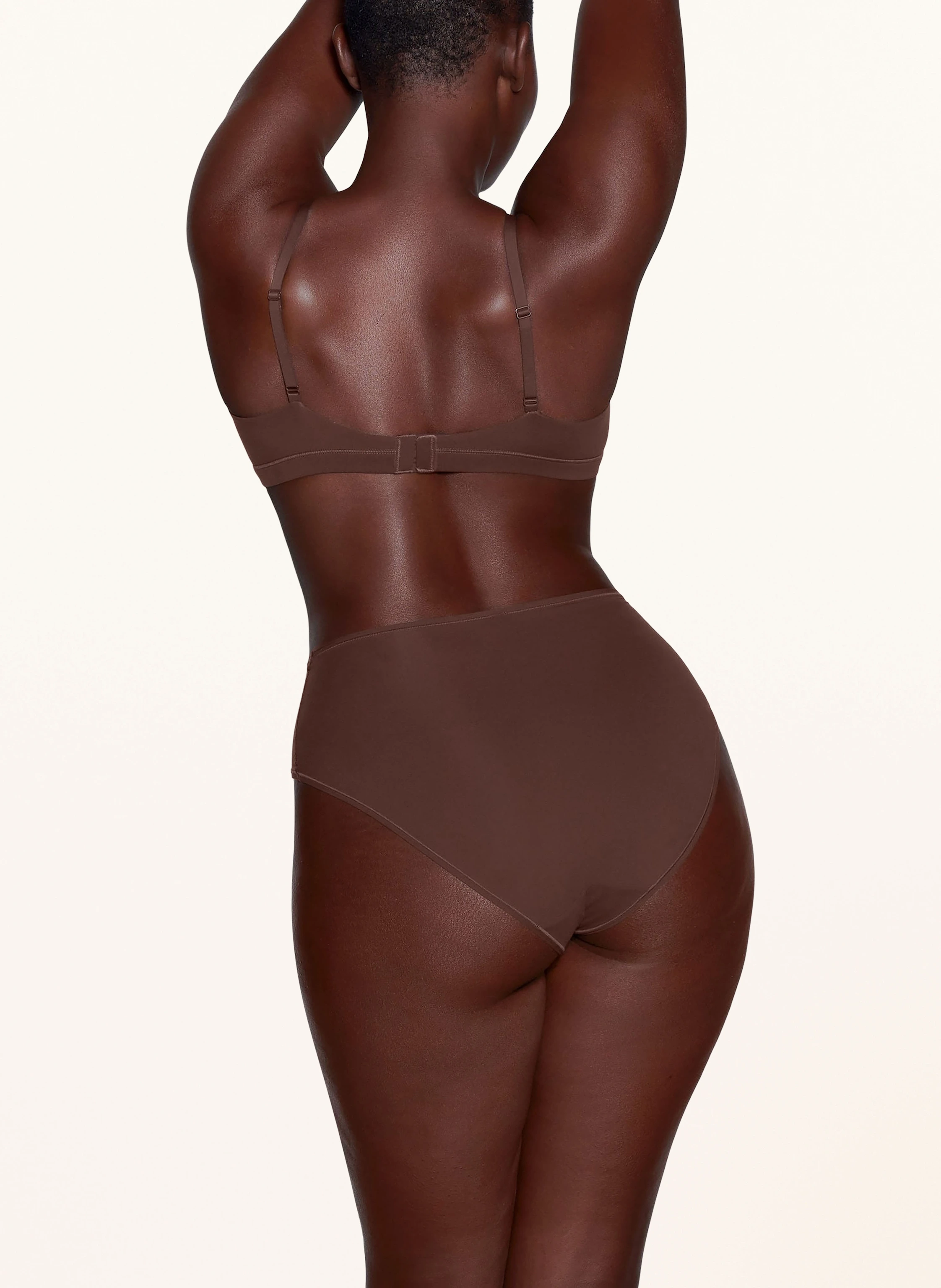 SKIMS Triangel-BH FITS EVERYBODY
