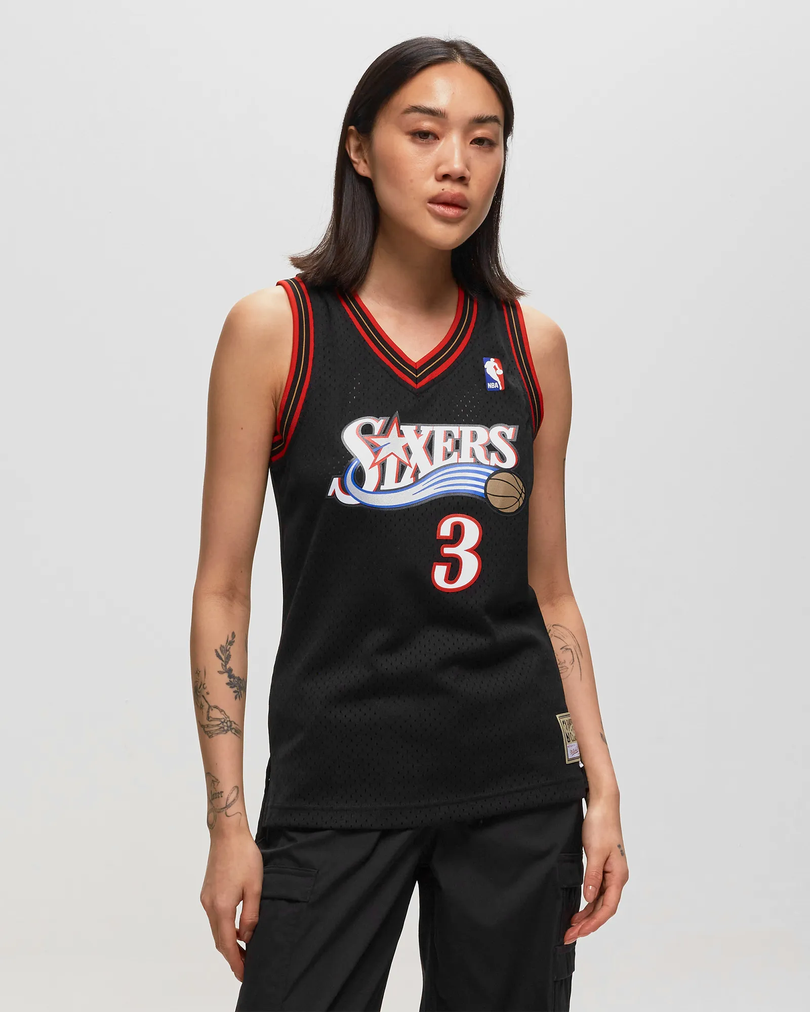 Mitchell & Ness NBA Women's Swingman Jersey Philadelphia 76ers 2000-01 Allen Iverson #3
