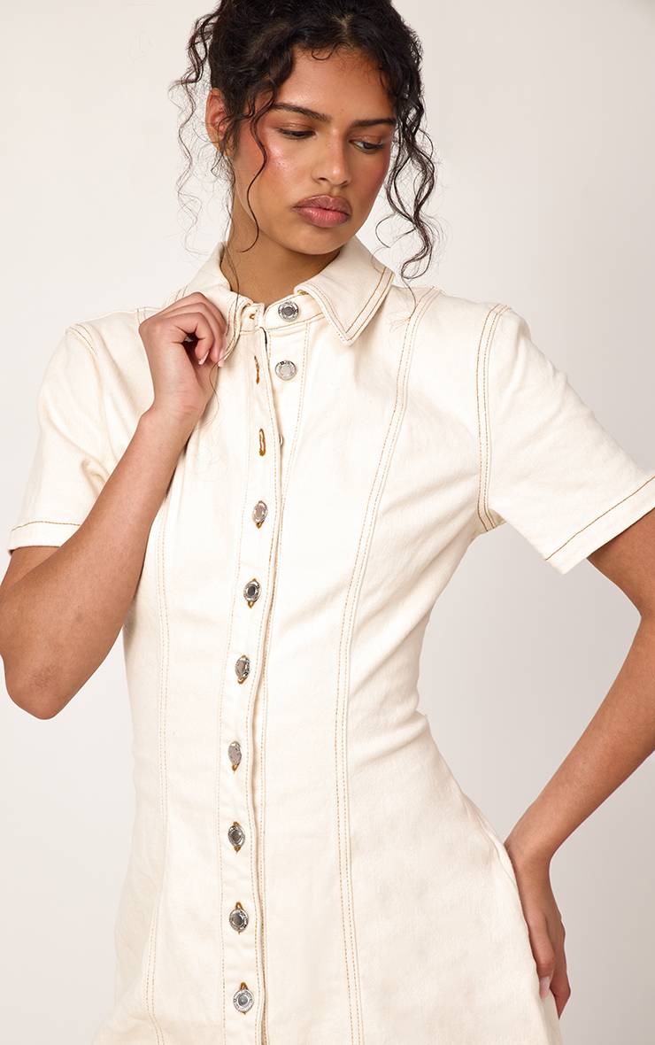 Ecru Robe Mini En Denim Boutonnée À Manches Courtes Avec Détails De Coutures