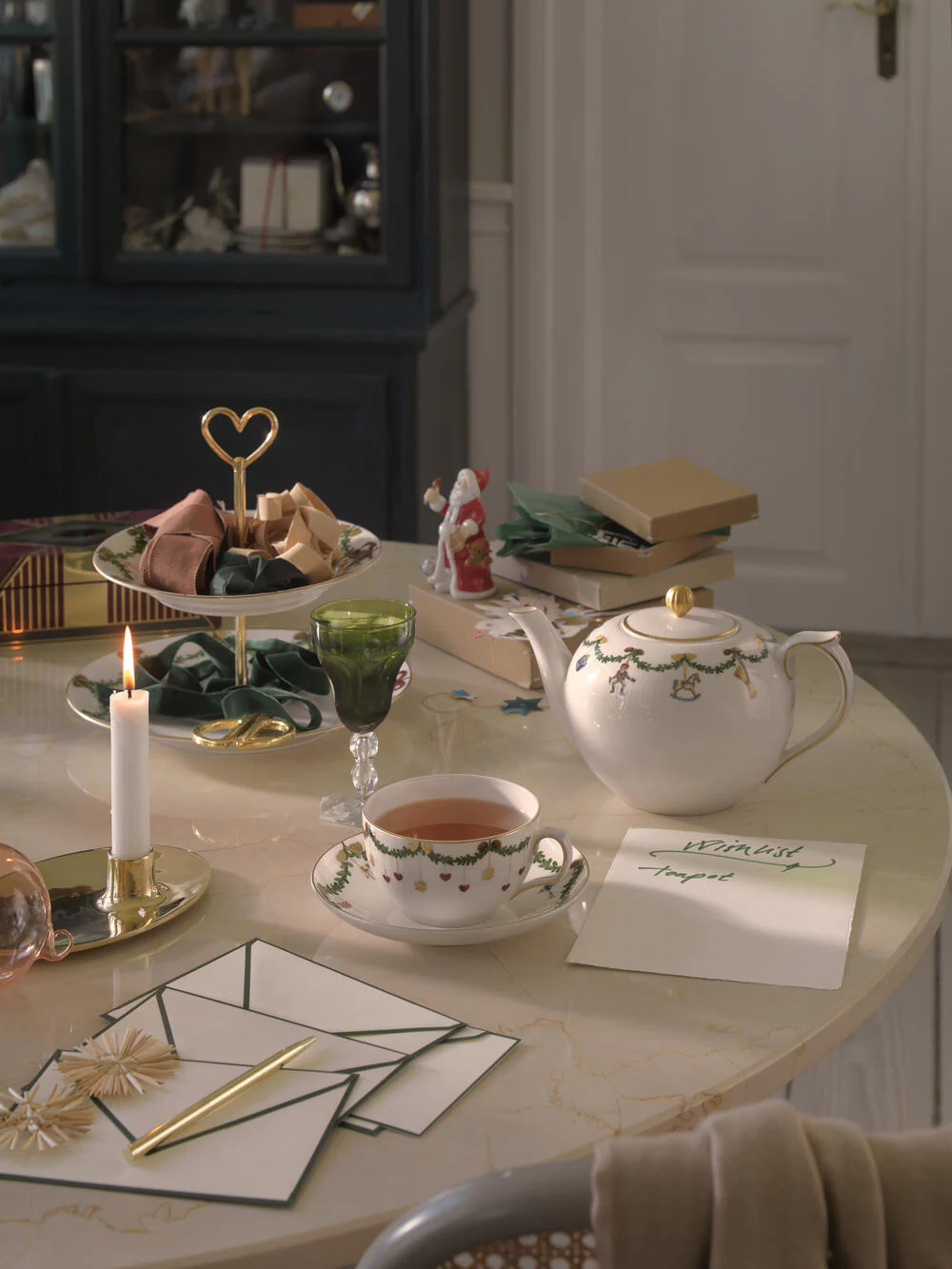 Royal Copenhagen  Stjerne Riflet tekande med låg - 140 cl.