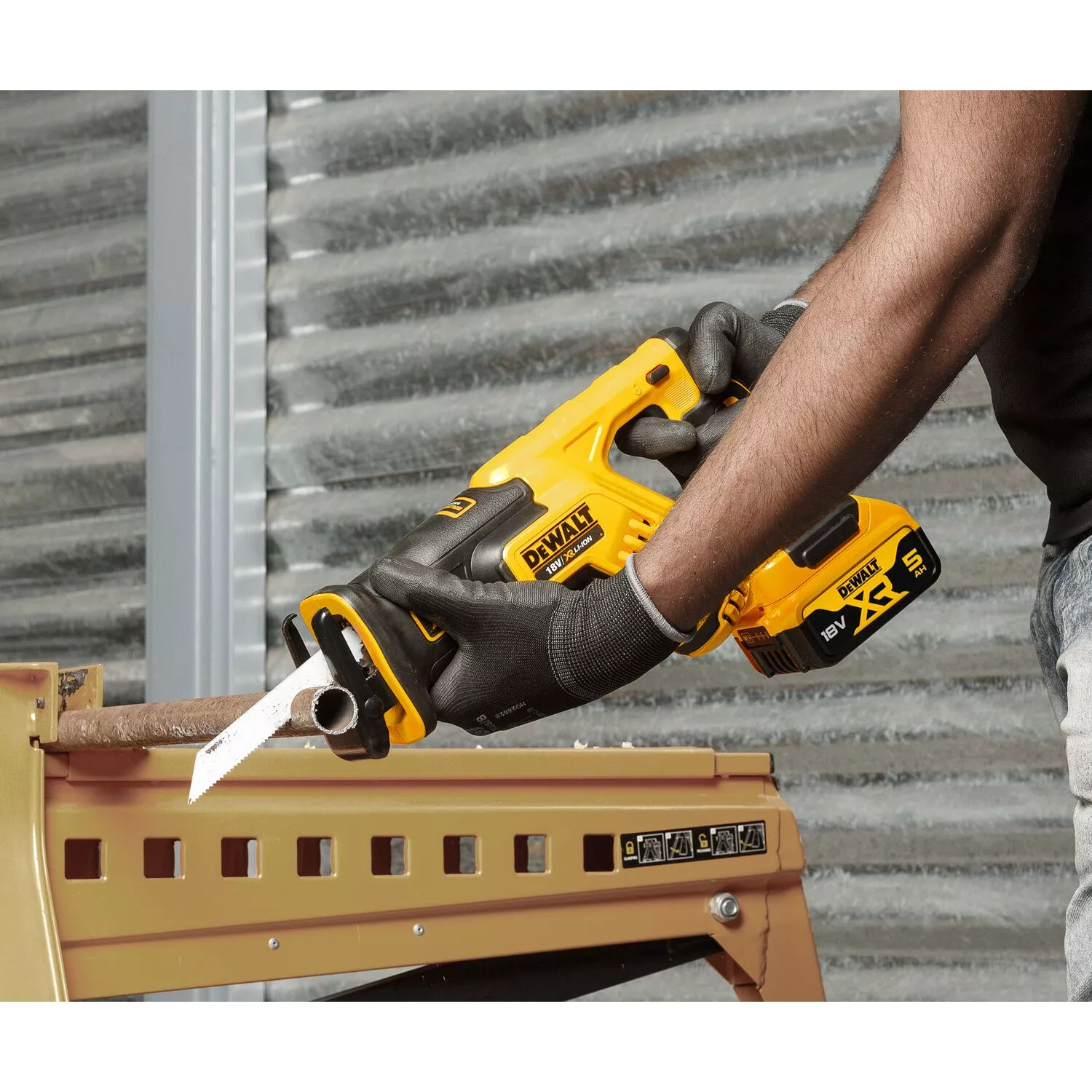 DeWALT DCS367P2 18V Li-Ion accu reciprozaag set (2x 5.0Ah accu) in TSTAK - koolborstelloos