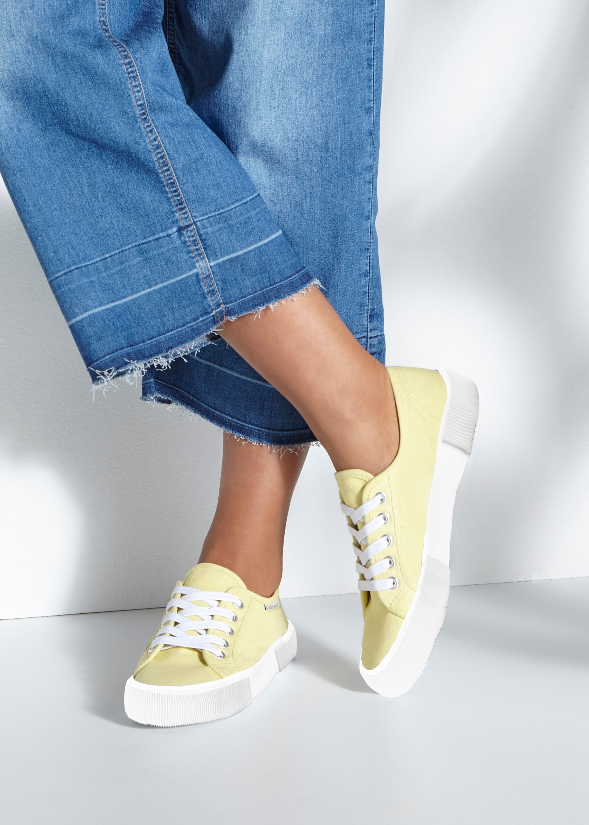 LASCANA Sneaker in gelb