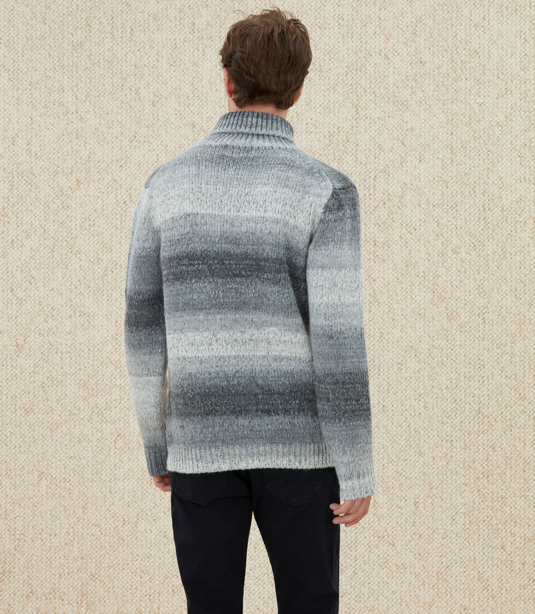 Pull col roulé imprimé gris 