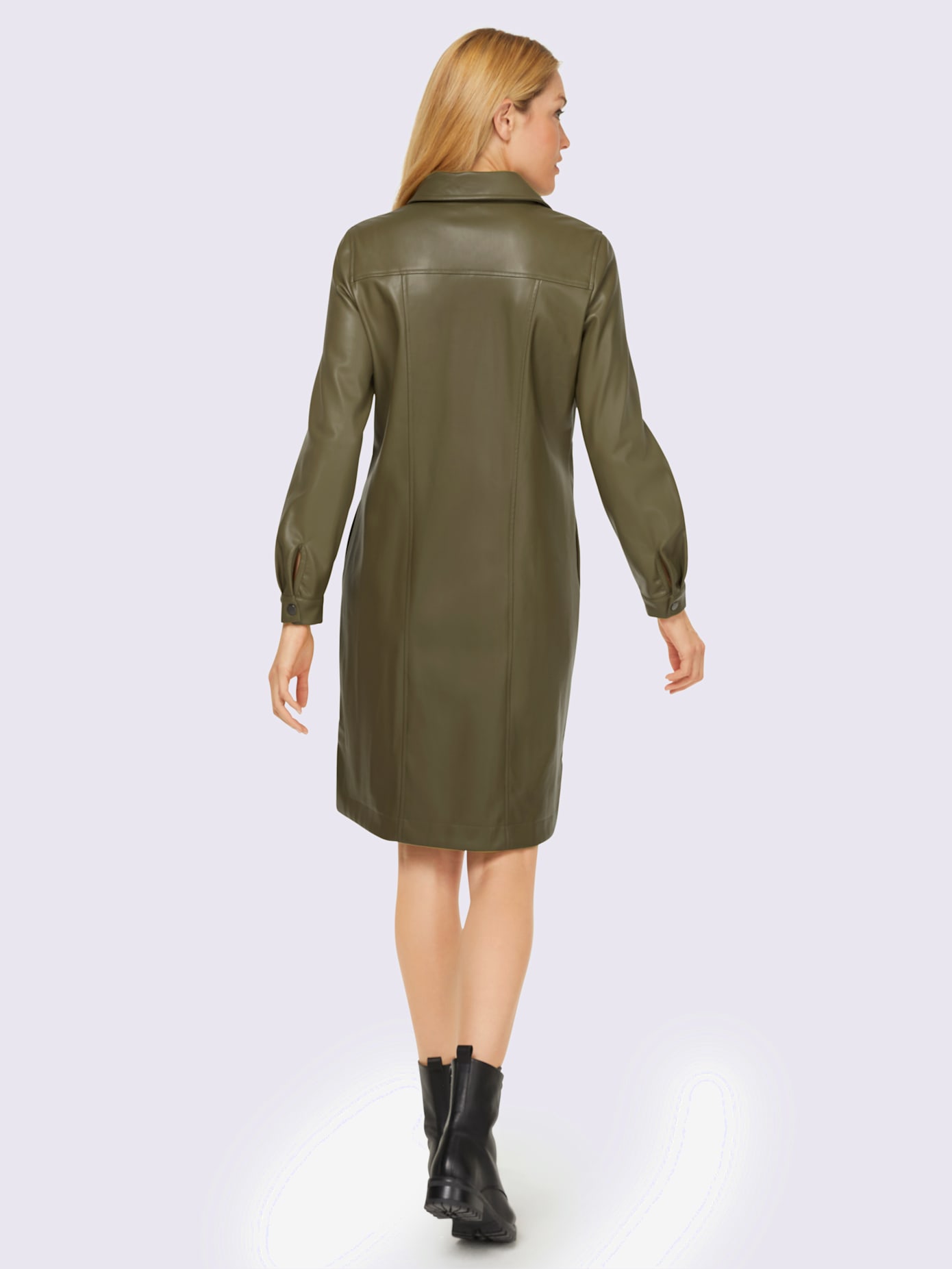 Robe en imitation cuir patte de boutonnage pression sur toute la longueur devant