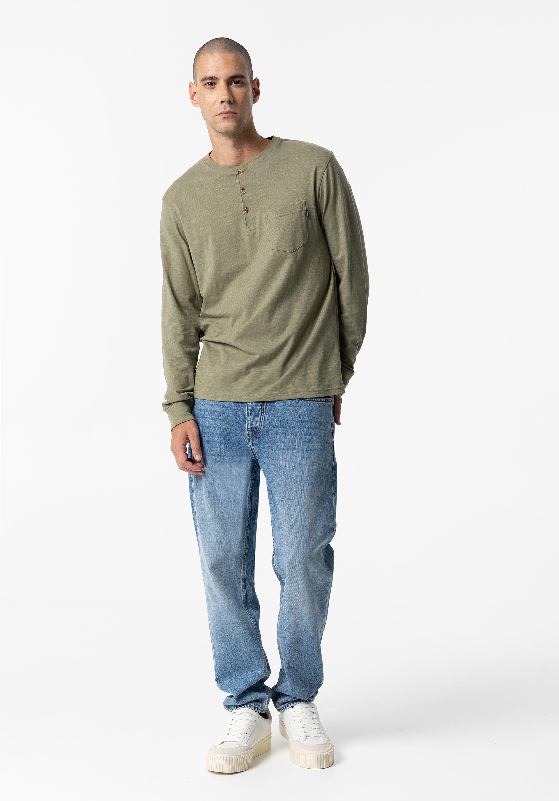 T-shirt Básica com Bolso