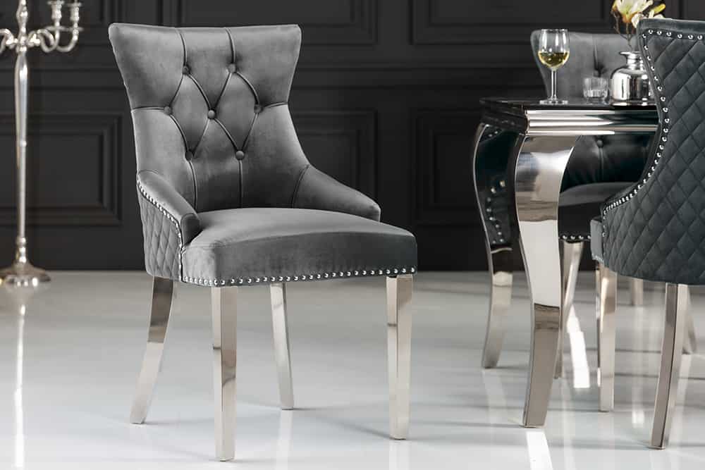Eleganter Stuhl CASTLE DELUXE grau Samt Löwenkopf Chesterfield Design Esszimmerstuhl Nieten