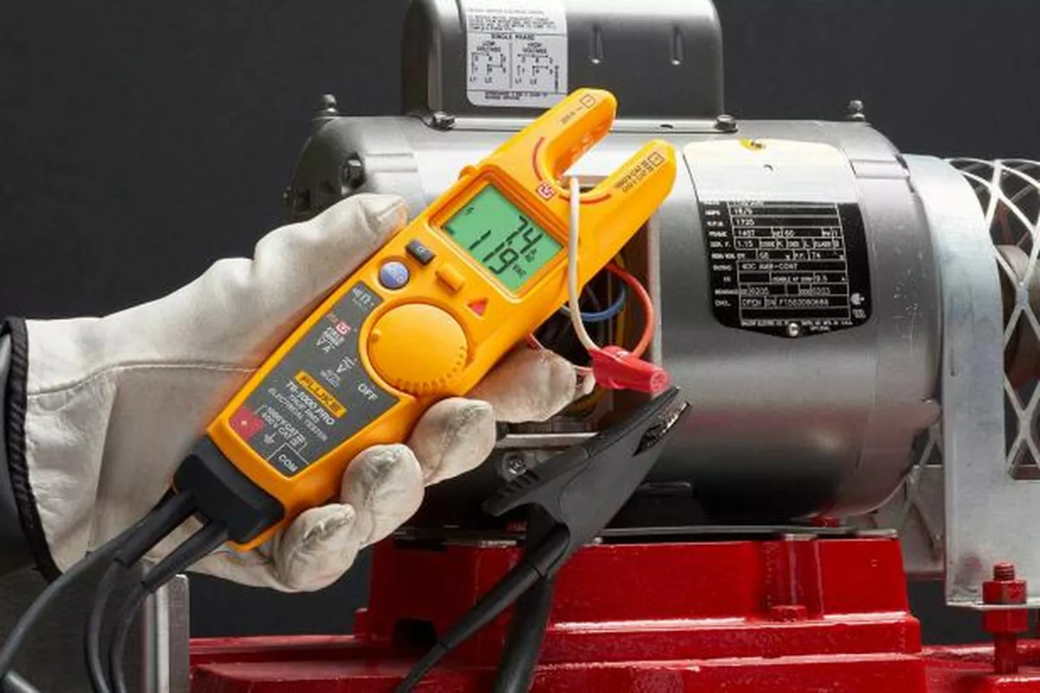 Fluke T6-1000 PRO Digital TRUE-RMS Spannings- doorbel- en stroomtester - FieldSense-technologie - AC/DC 1000V & AC 200A - incl. holster