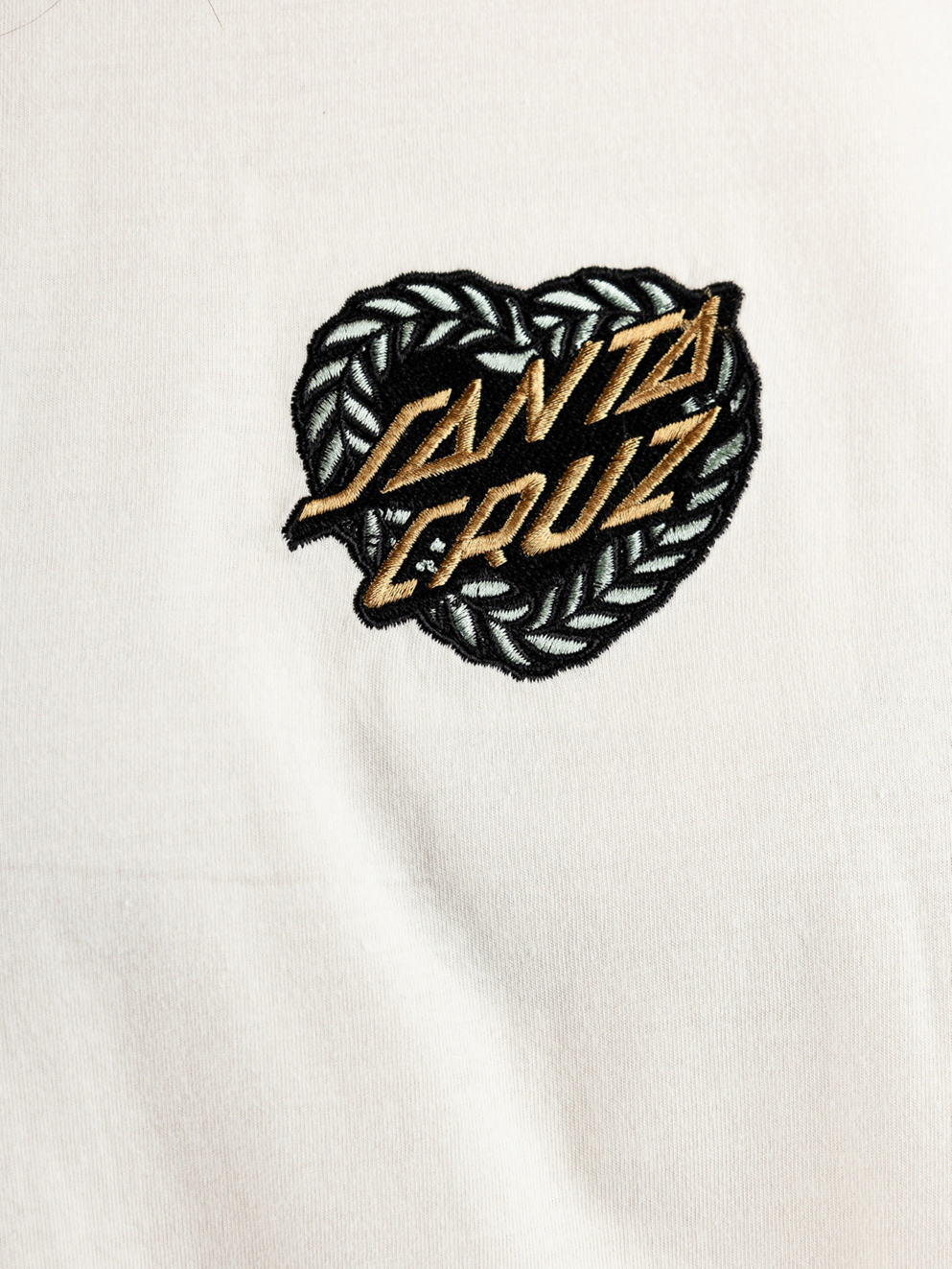 Santa Cruz BT Heart Wreath Mini Front T-Shirt off white