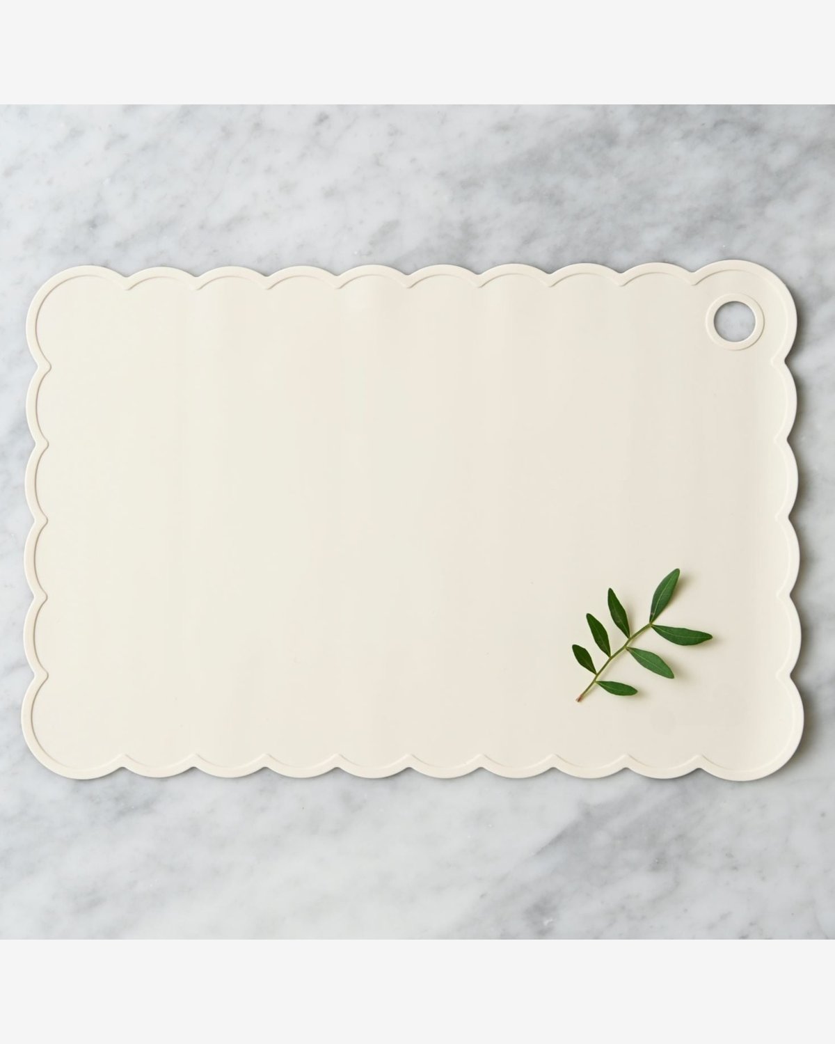 Spisebrikke i Silikon – 38×25 | Poppy Placemat