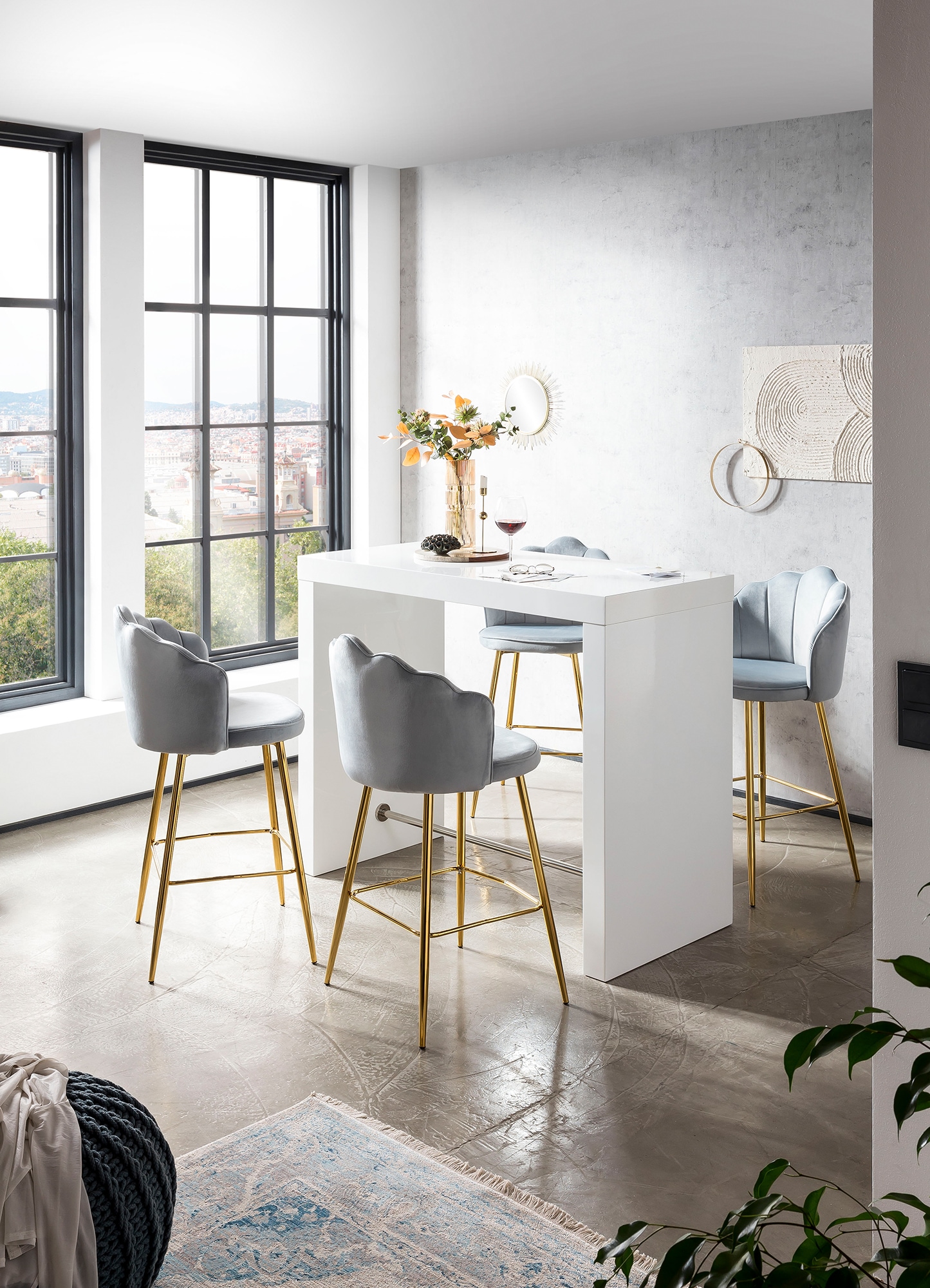 SalesFever Bartisch »Hochtisch im eleganten Stil« Edle Querstrebe in Chromoptik aus rostfreiem Stahl