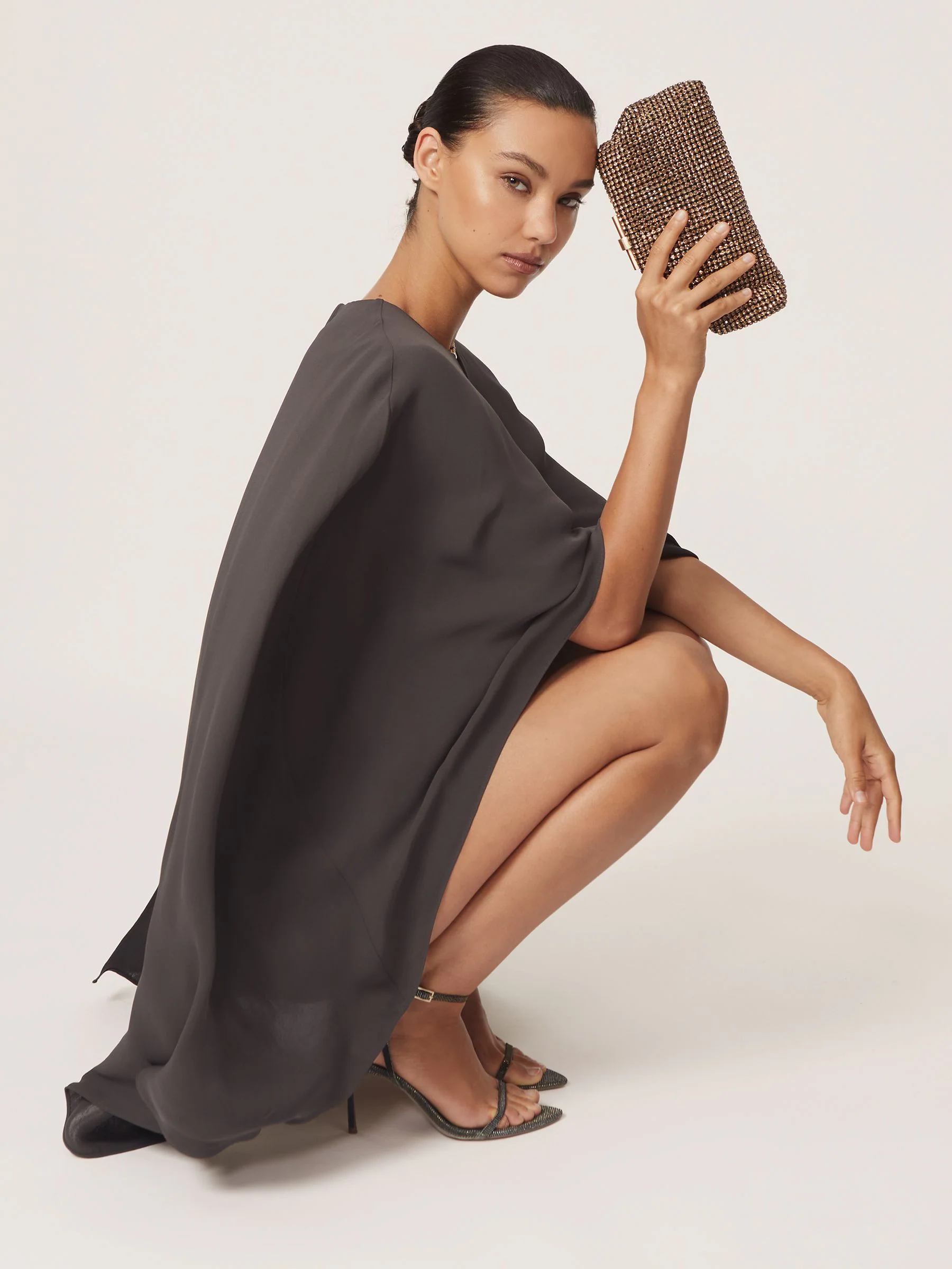 Chocoladebruin - Reiss versierde Adaline clutch
