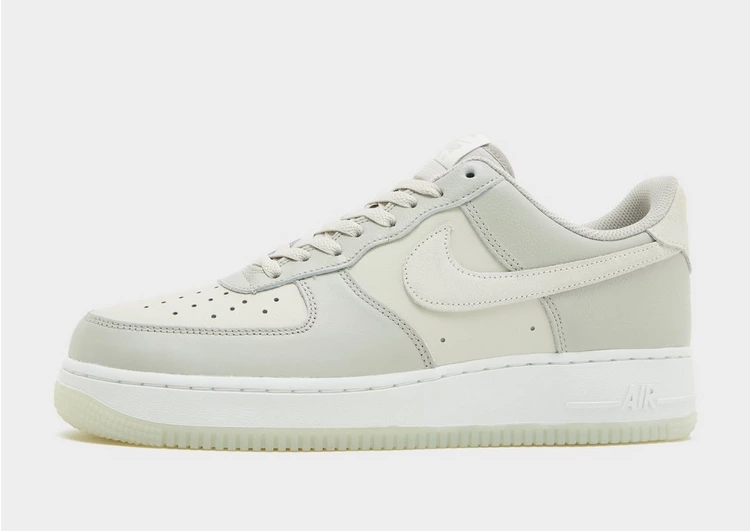 Nike Air Force 1 '07 LV8