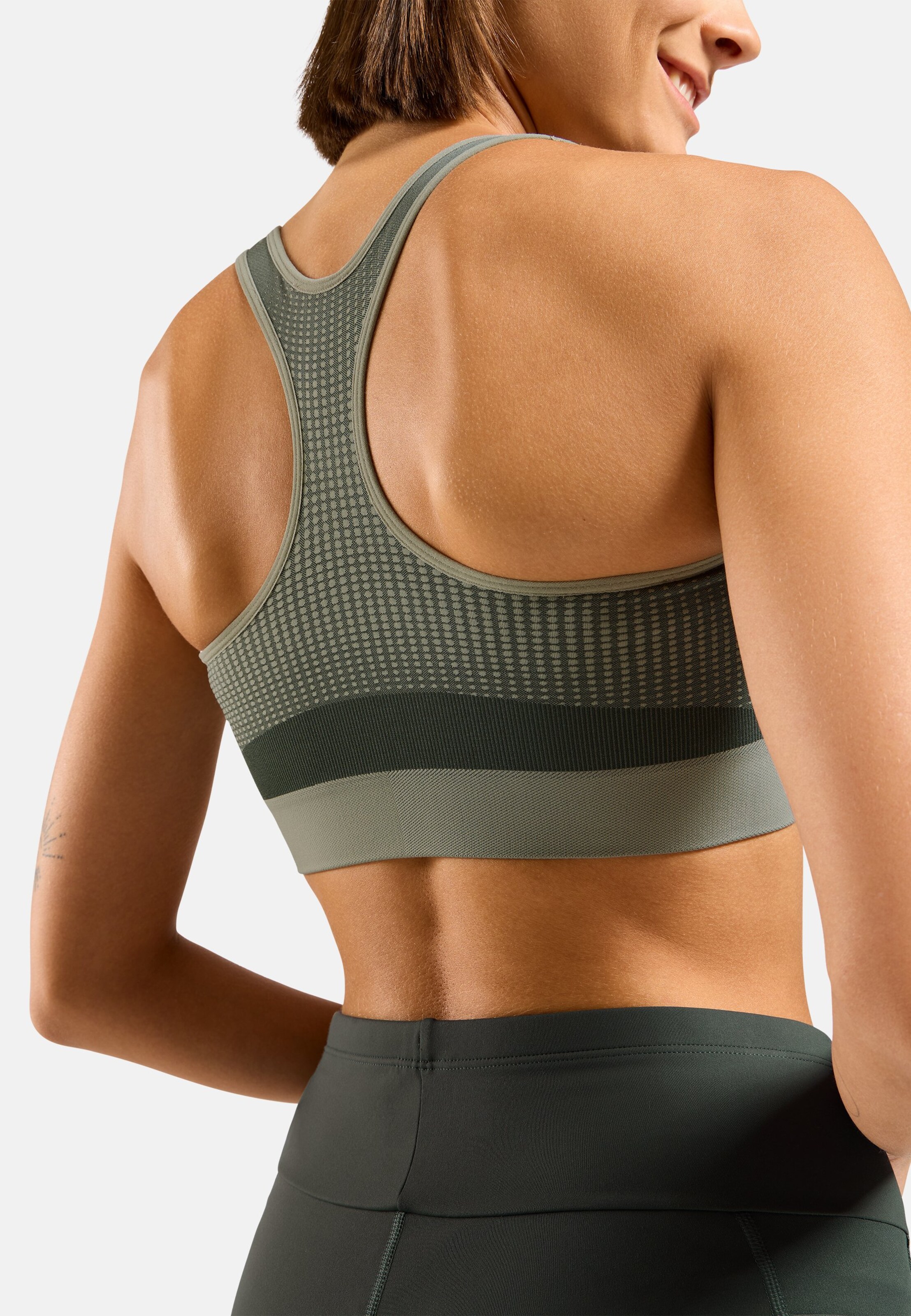 Seamless Sport-BH mit Reissverschluss und starkem Halt in urban chic - shadow