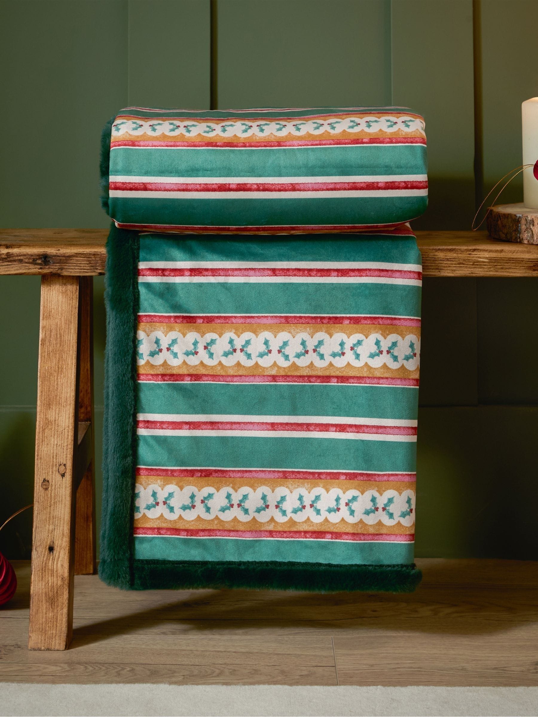 Furn Christmas All Wrapped Up Faux Fur Throw