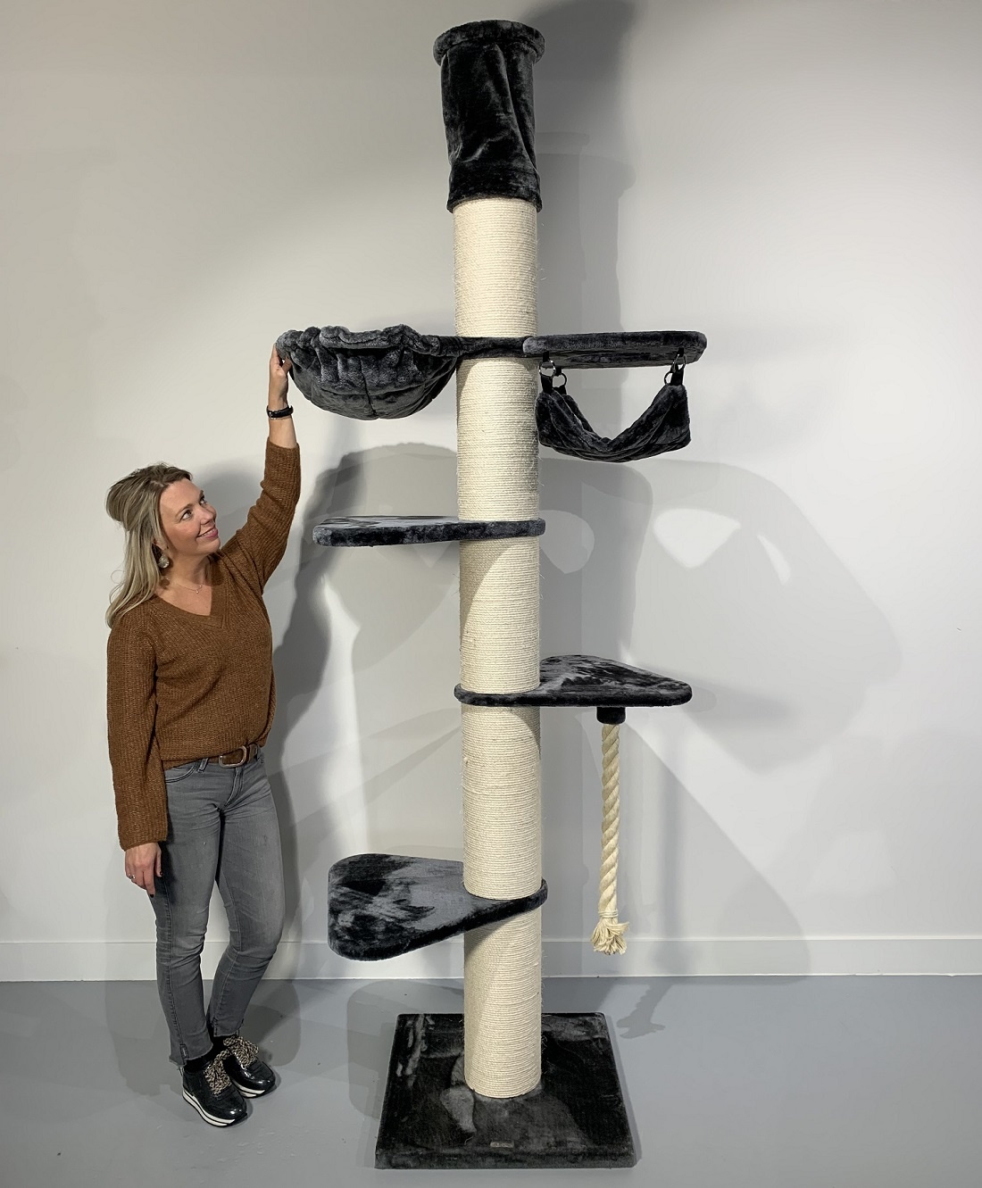Arranhador para Gatos Maine Coon Tower Crown, Cinza Escuro