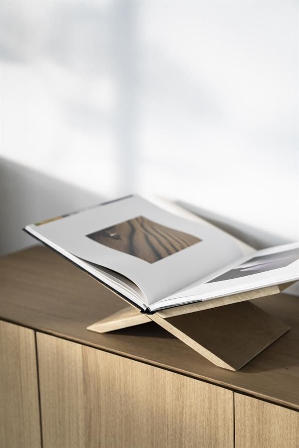 Boekenstandaard Tee - natural | 230299 Tee B47 x D21 x H16 cm
