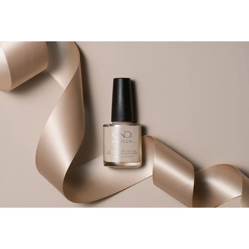 CND Vinylux Cuddle Up 413 - 15 ml.
