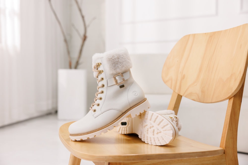 Remonte Winterboots »Elisabeth Hurley-Collection«  , Schnürboots, Outdoorschuh, Schnürstiefelette mit Zierschnalle