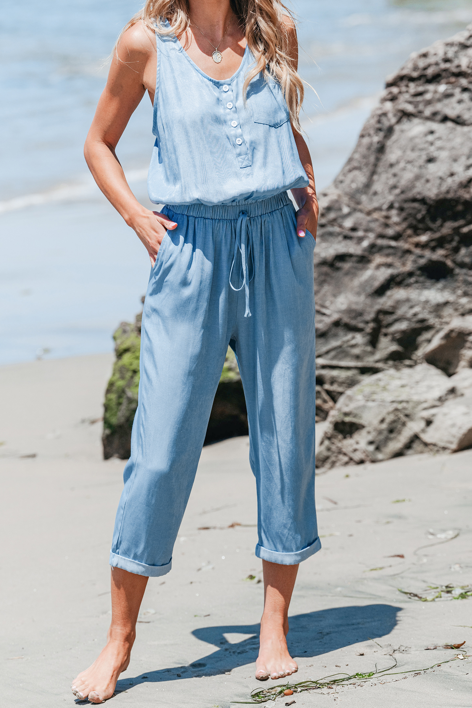 Combinaison en denim avec taille à nouer