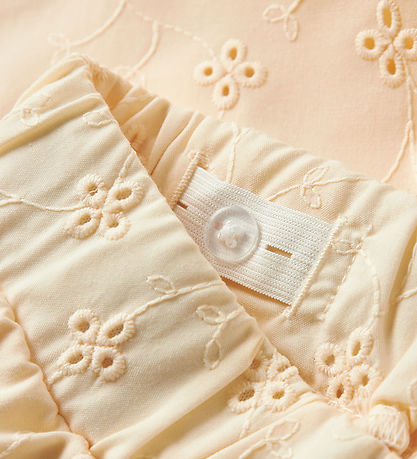 Name It Shorts - NkfVioleta - Buttercreme m. Strickerei Anglaise