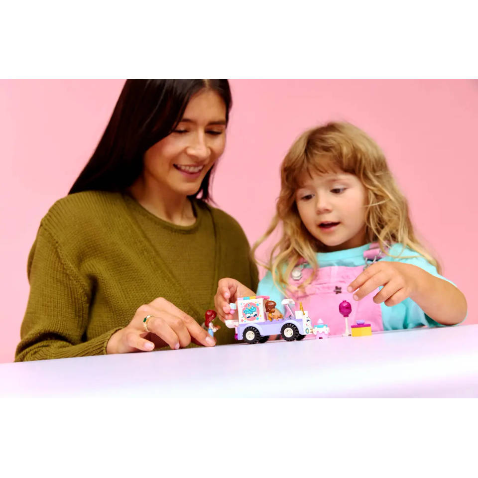 LEGO Friends eenhoorn taartenbezorgauto 42675
