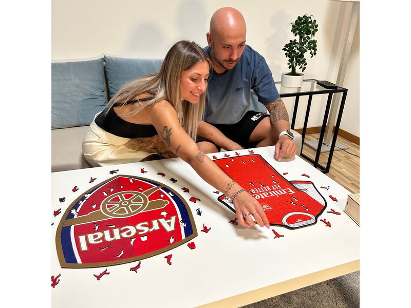 Iconic Puzzle Arsenal FC – Trikot Offizielles Holzpuzzle, Grösse M