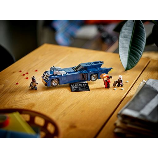 LEGO Super Heroes Batman™ Og Batmobile™ Mod Harley Quinn™ Og Mr. Freeze™ - 76274