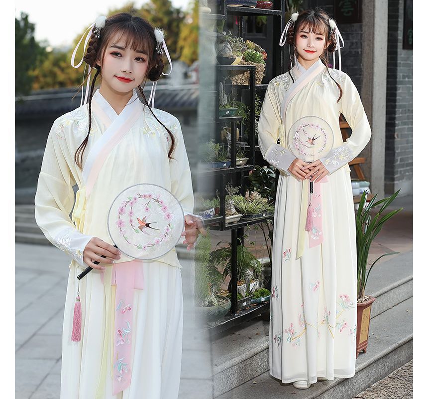 Girls Supply - Bloemen geborduurde Hanfu blouse / Hoge taille maxi A-lijn rok / Set