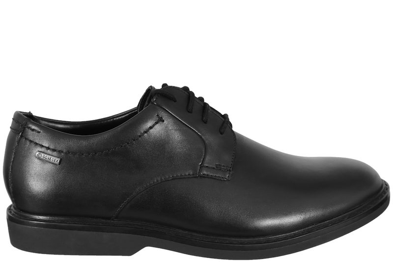 CLARKS ATTICUSLTLOGTX VANDTÆT HERRESKO I SORT GLAT SKIND