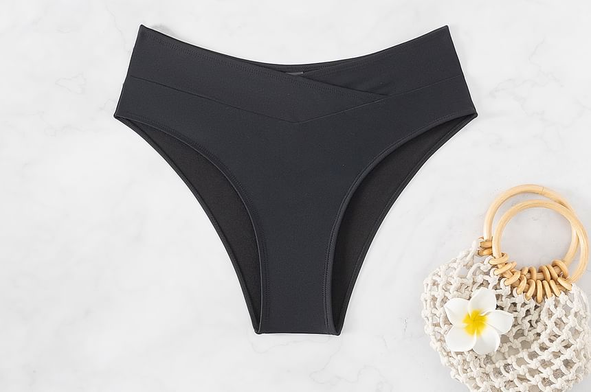 Serendo - Set: Effen geplooide bikinitop + broekje