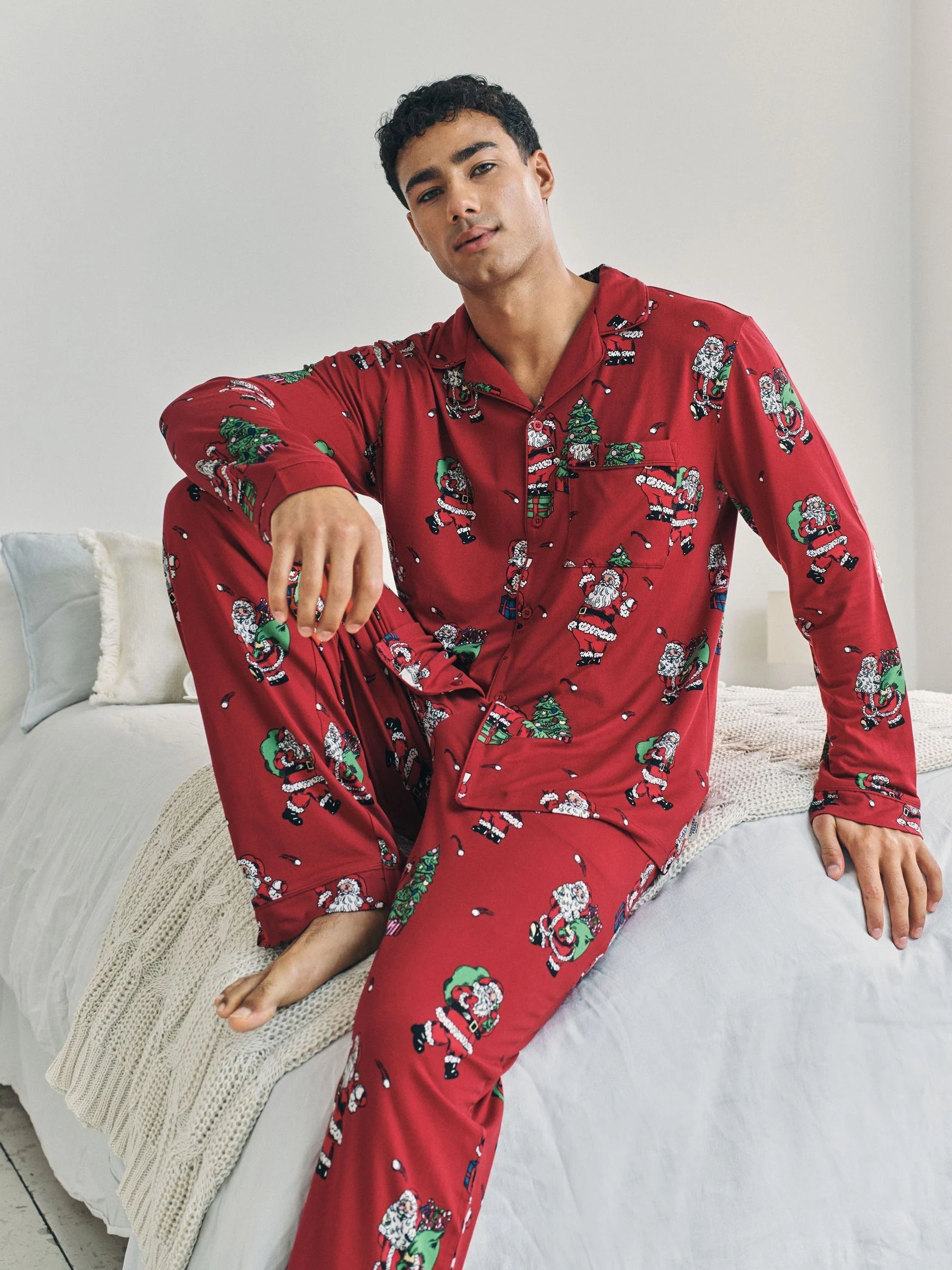 Chelsea Peers lange kerstpyjama met kerstman, sneeuwbalprint
