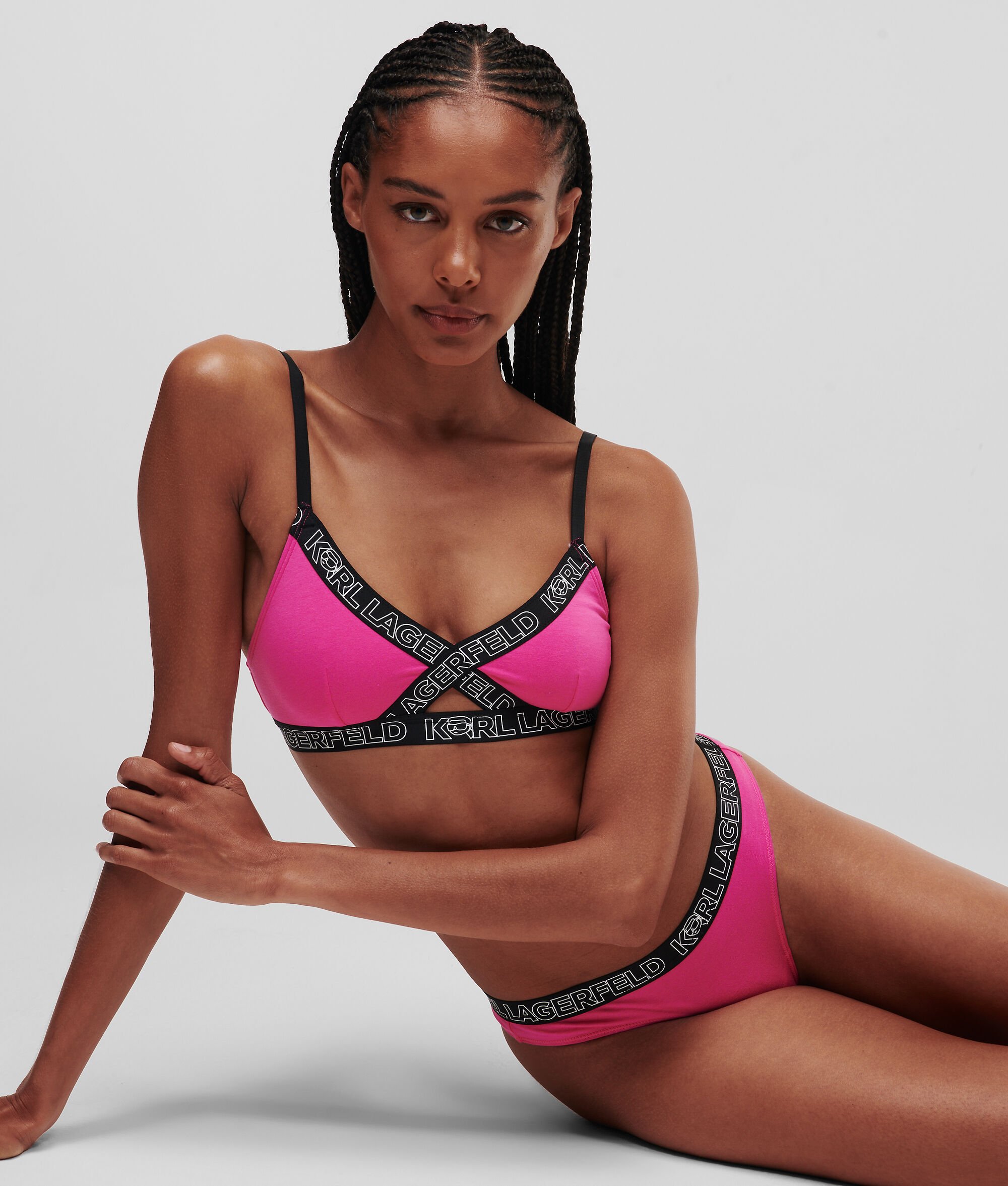 SOUTIEN-GORGE AVEC DÉCOUPE KARL IKONIK
