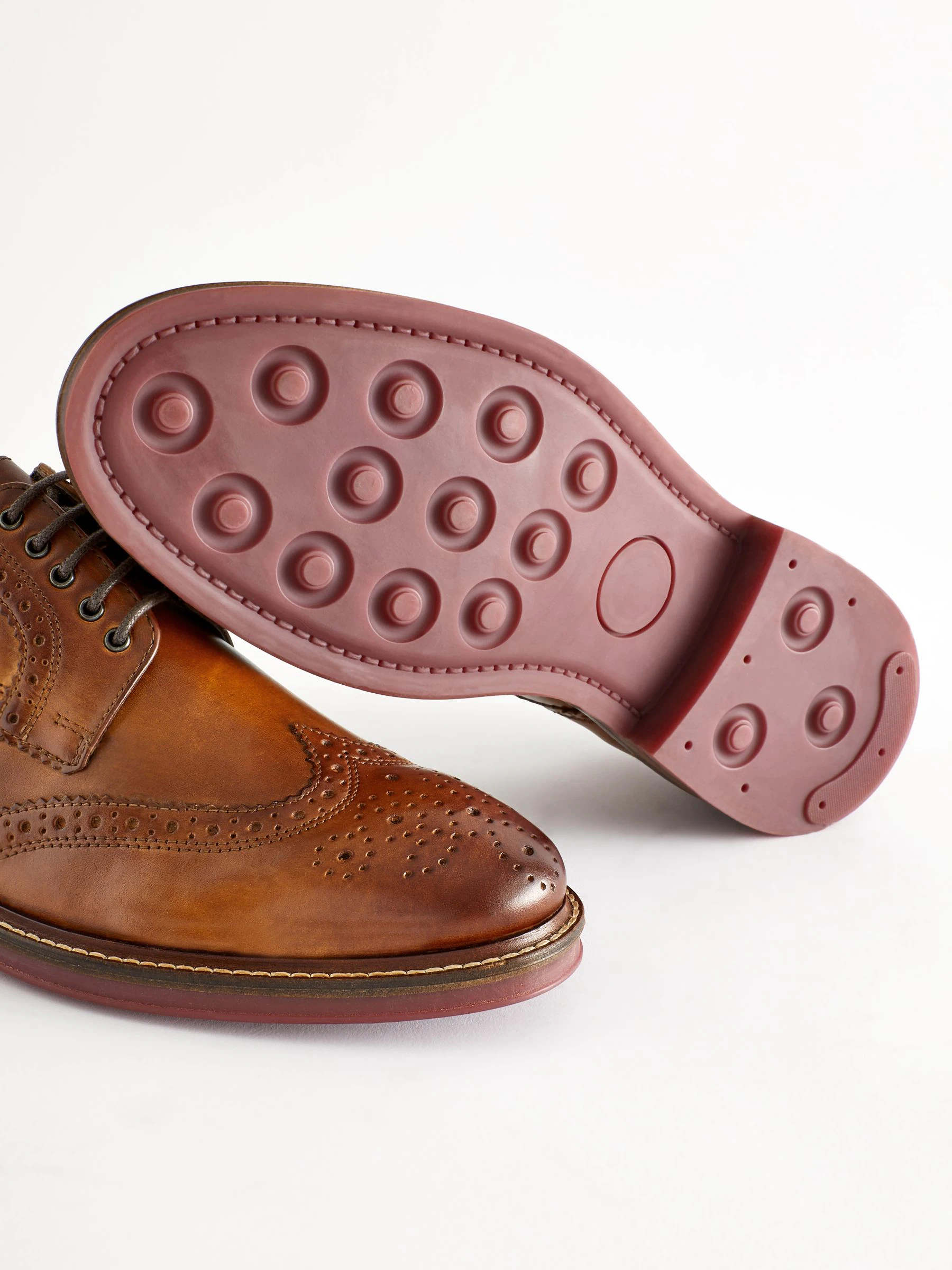 Lichtbruin - Wijde pasvorm - Leren brogues met contrasterende dikke zool
