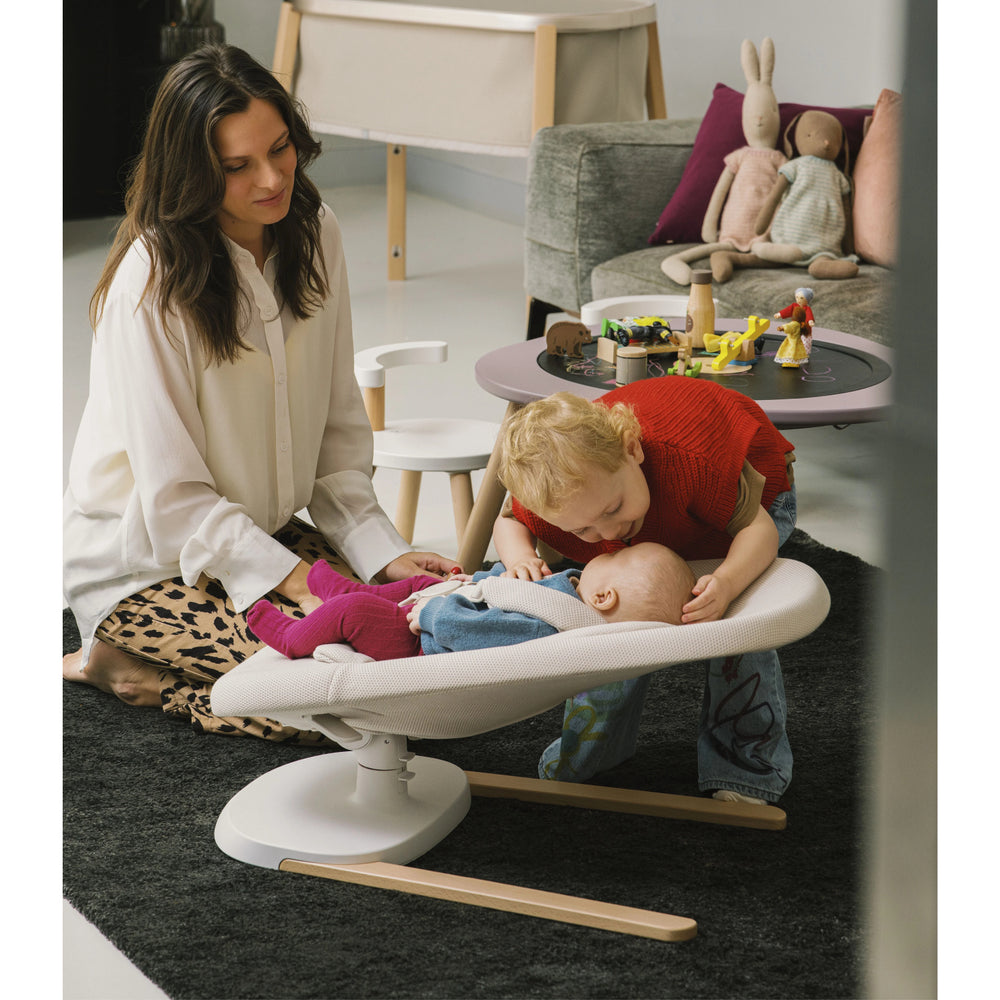 Køb Stokke® Yoga™ Baby Bouncher Light Sand