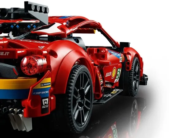 LEGO Technic 42125 Ferrari 488 GTE 