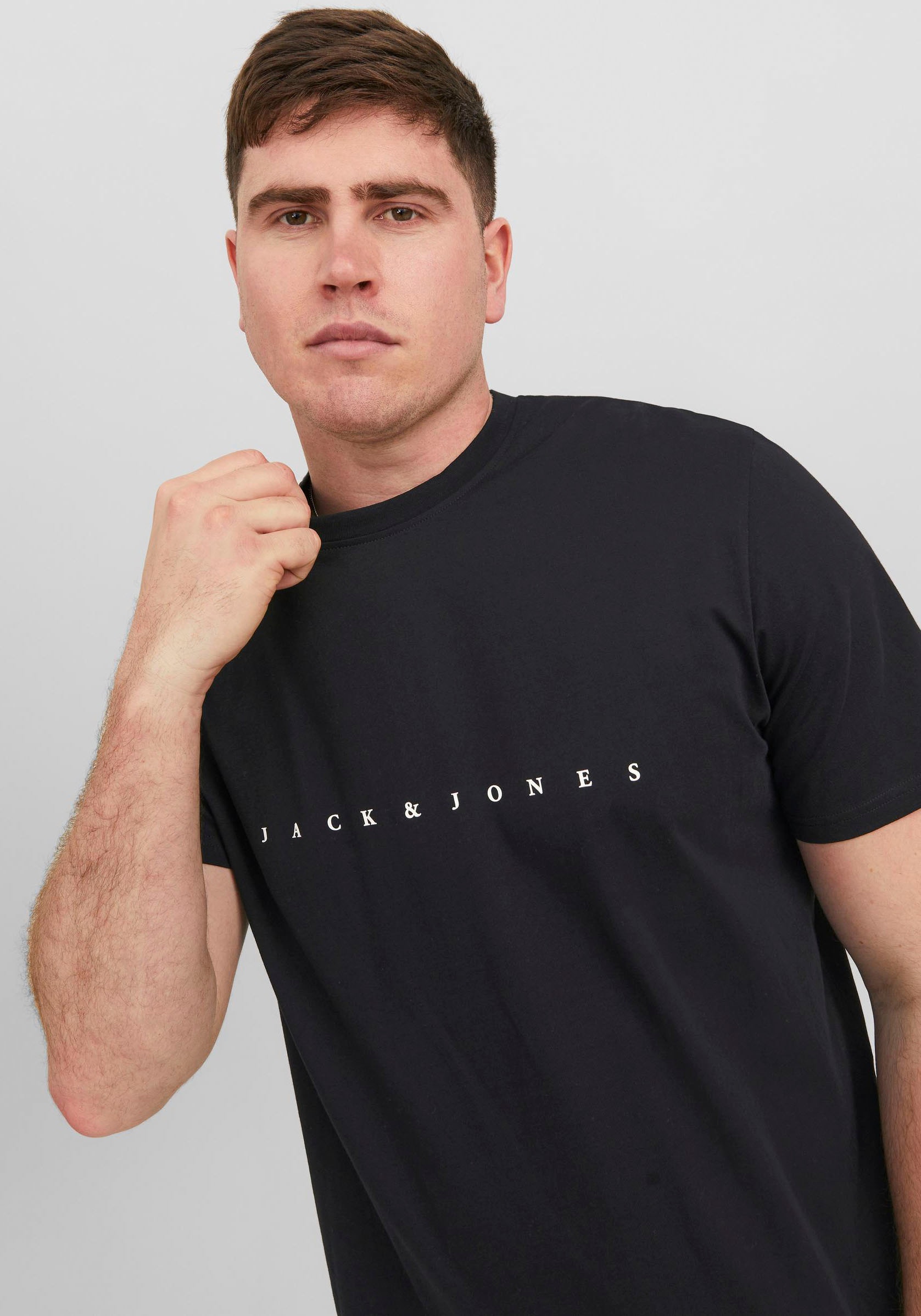 Jack & Jones PlusSize Rundhalsshirt »JJESTAR JJ TEE SS NOOS PLS«, mit Logo Schriftzug