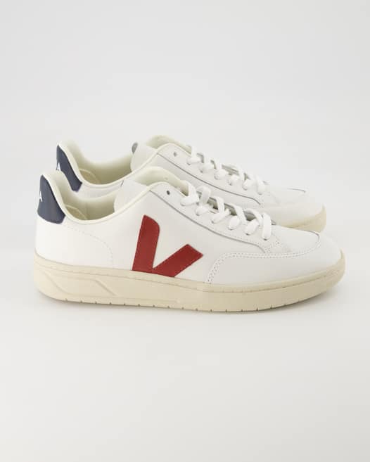 Veja V-12 Sneaker in Weiß