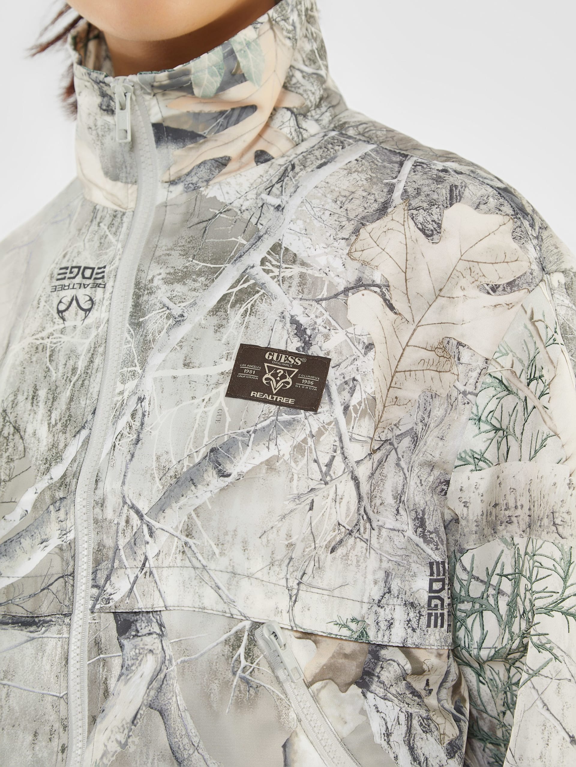 GUESS Originals x Jaqueta Corta-Vento RealTree