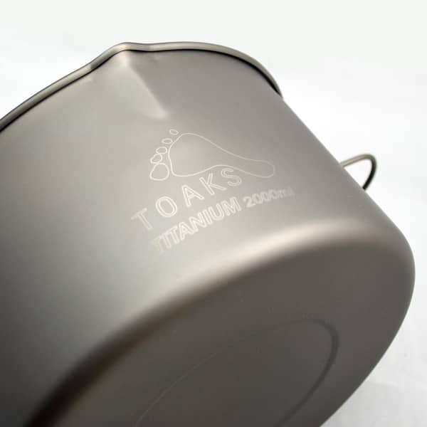 Popote randonnée TOAKS TITANIUM 2000ML POT WITH BAIL HANDLE