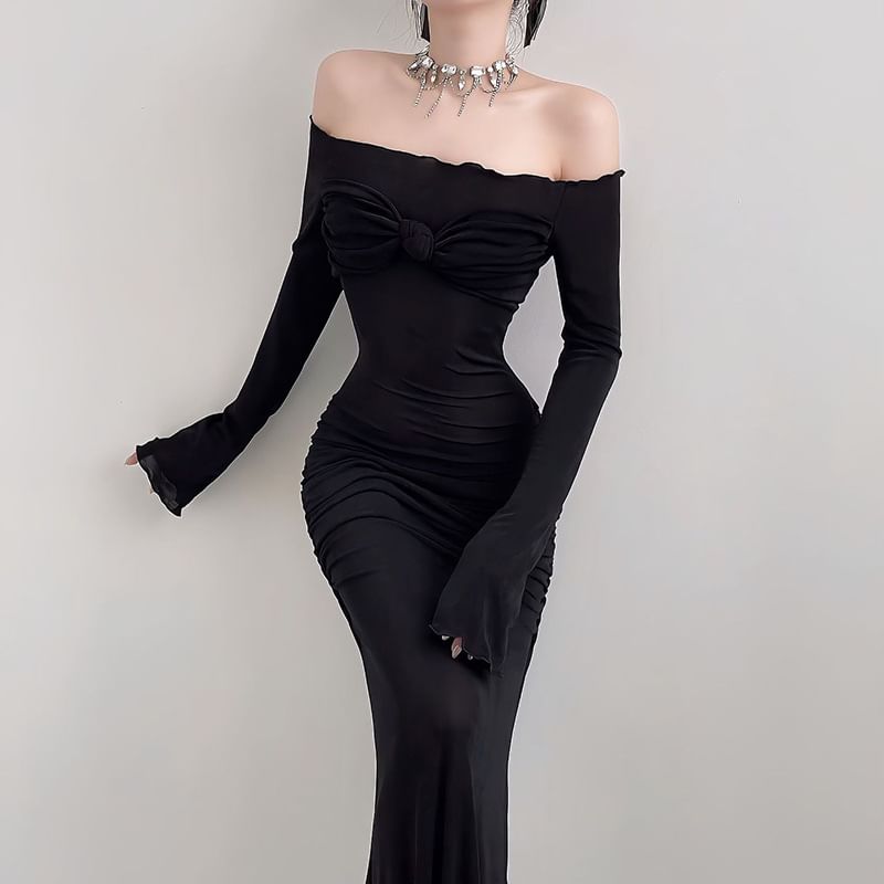 Alizio - Lange mouw off-shoulder effen geknoopte slim-fit maxi bodycon-jurk