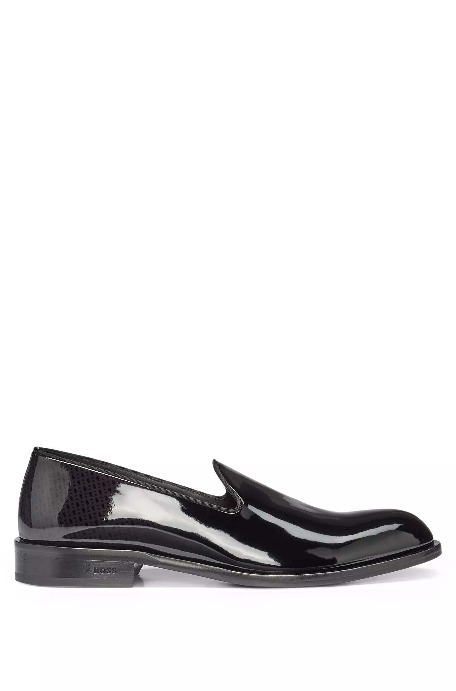 Mocassins BOSS pretos, fabricados na Itália, em couro com detalhes de monograma degradê.