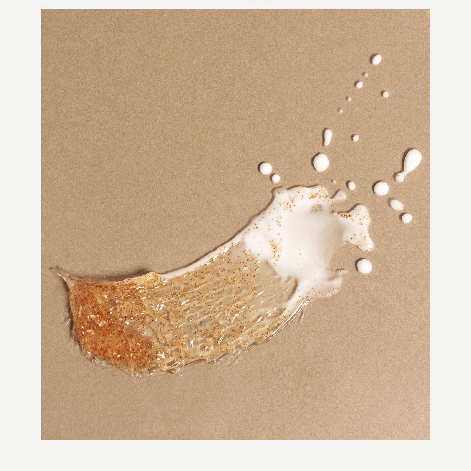 P71 - Gommage visage éclat<br>à l'huile de rose musquée
