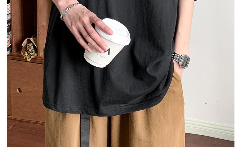Bay Go Mall - T-shirt met korte mouwen, ronde hals en haaienprint